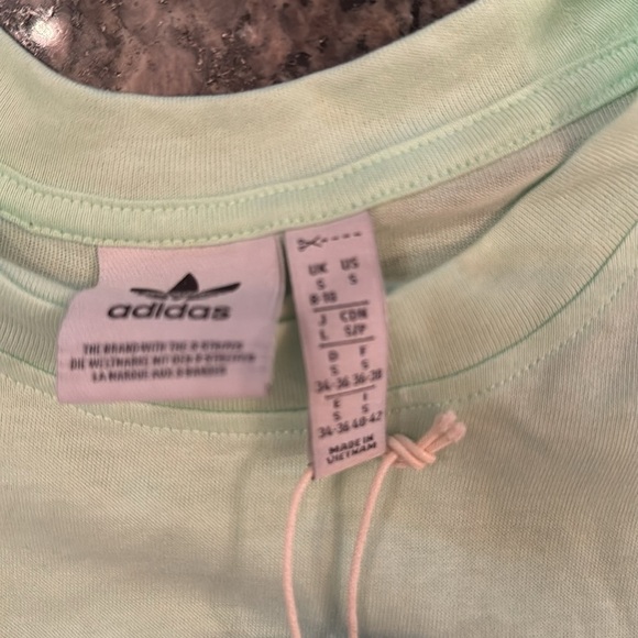 Adidas tee boxy cropped tshirt NWT S - Picture 8 of 9